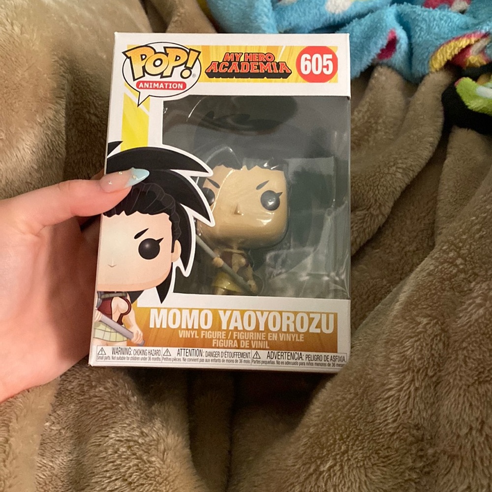 Momo yaoyorozu funko Pop